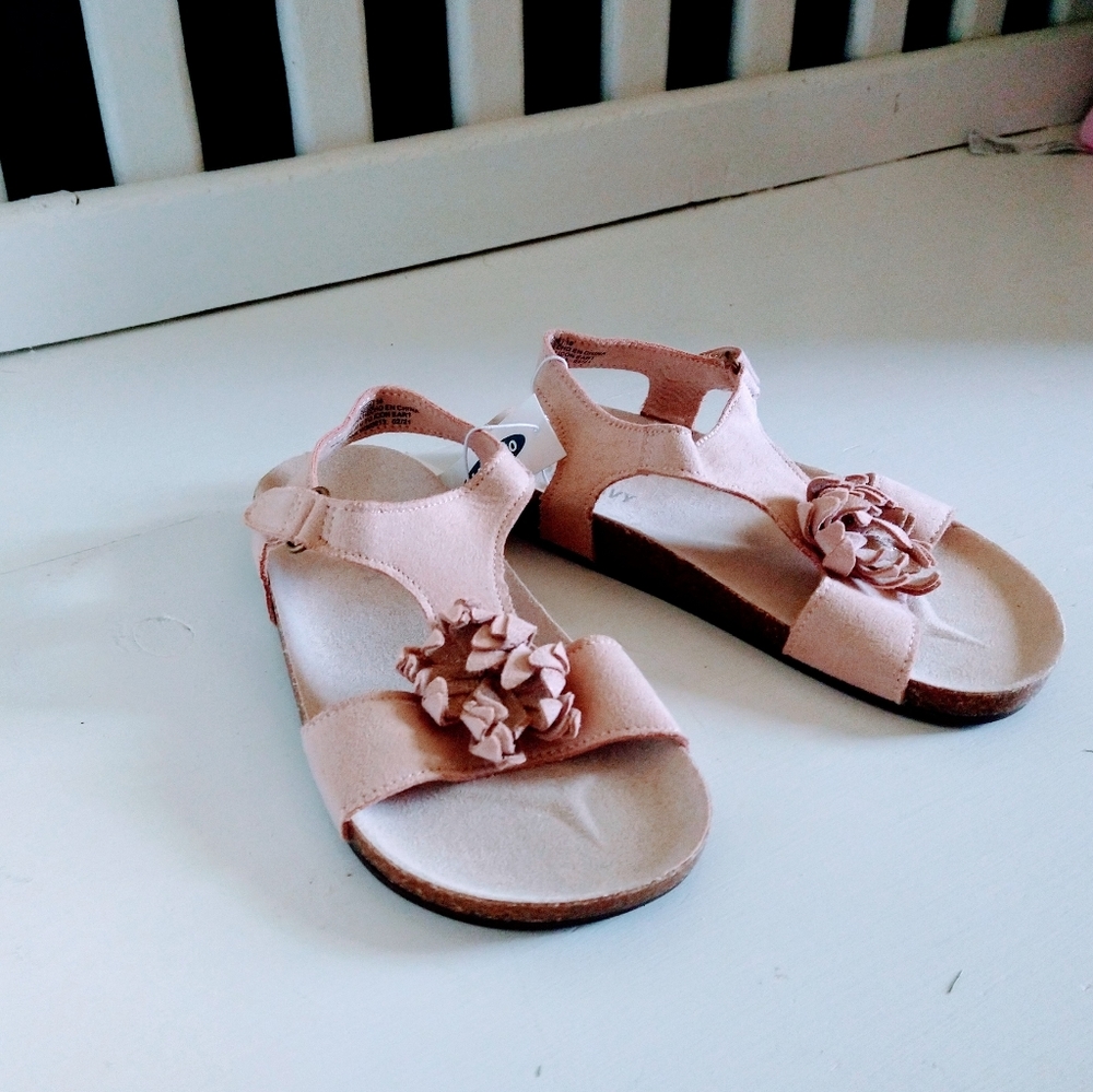 Old navy girls sandals size 9 NWT